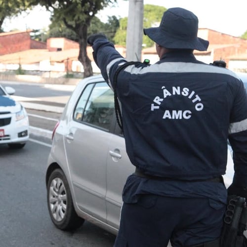 Agente de trânsito da AMC de Fortaleza (Foto: Divulgação)